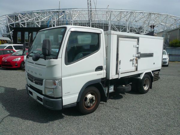 2012 Mitsubishi CANTER freezer truck automatic car license 3000cc diesel turbo