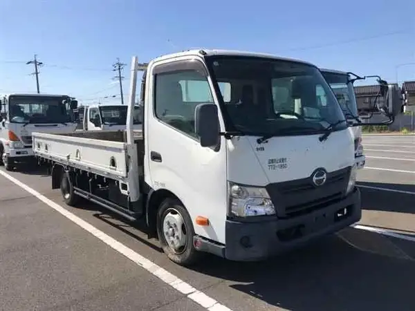 2012 Hino Dutoro long deck 4000cc diesel turbo 5 speed class 1