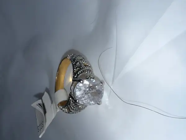 Ladies 2tone filigree ring size 5